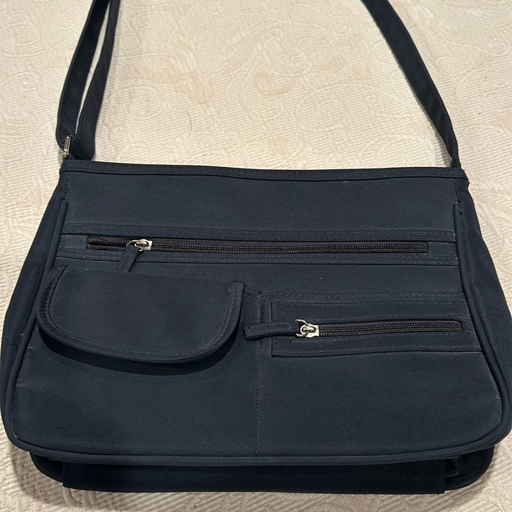 3/$30 SALE!!  NWOT Ladies pocketbook!